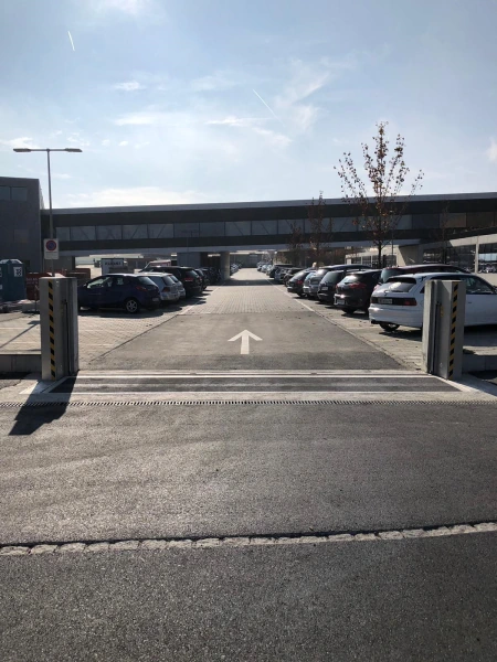 Protection d'un parking contre les inondations grâce à un batardeau