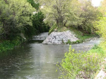 Cours d'eau sujet aux crues